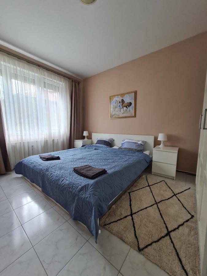 Ferienwohnung Raya Maisonette, Ideal Center Sofia Exterior foto